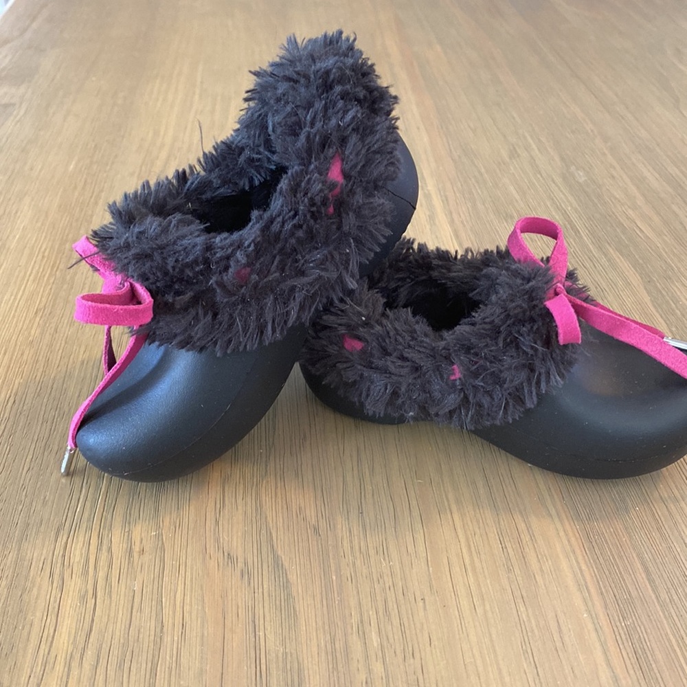 Crocs - Picture 2 of 8
